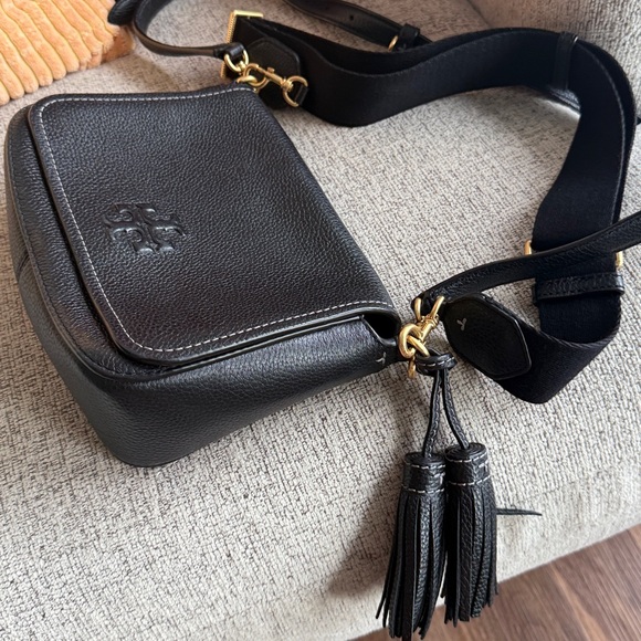 Tory Burch Thea Flap Crossbody In Black - Picture 5 of 13